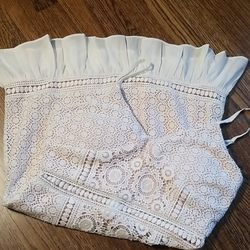 Danty lace white dress